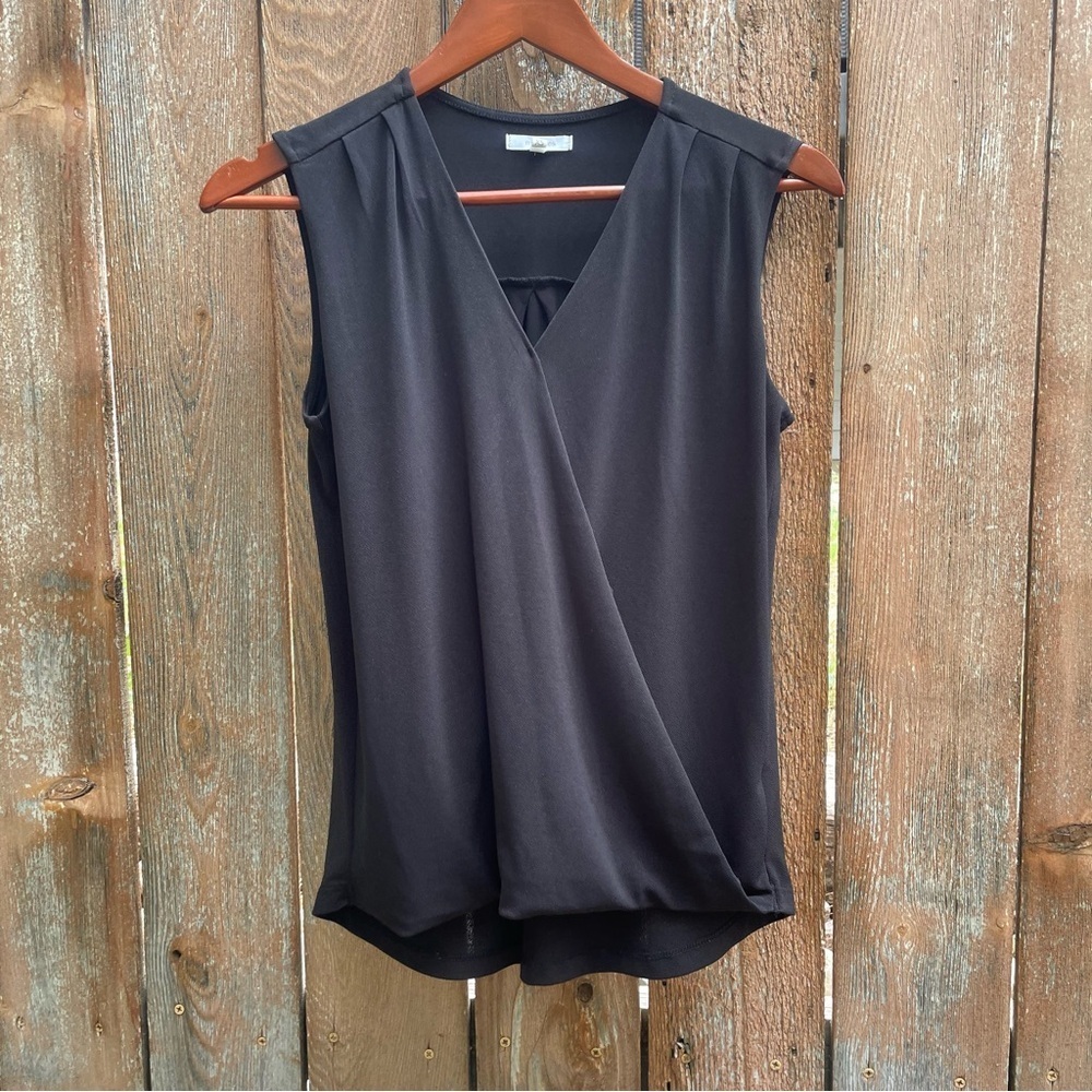MAURICES Women’s Black Sleeveless‎ Blouse V Neck Size XS